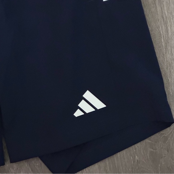 Adidas Men's Small Own The Run 7” Aeroready Navy Shorts - NWT! - Picture 3 of 4